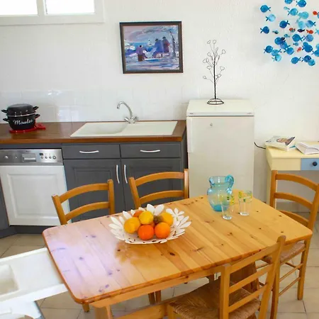 Vakantiehuis Idealement Situee Eglantine, Maison Vintage